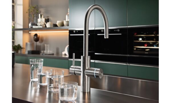 AP003_160.0708.956 Mythos Water Hub Sparkling