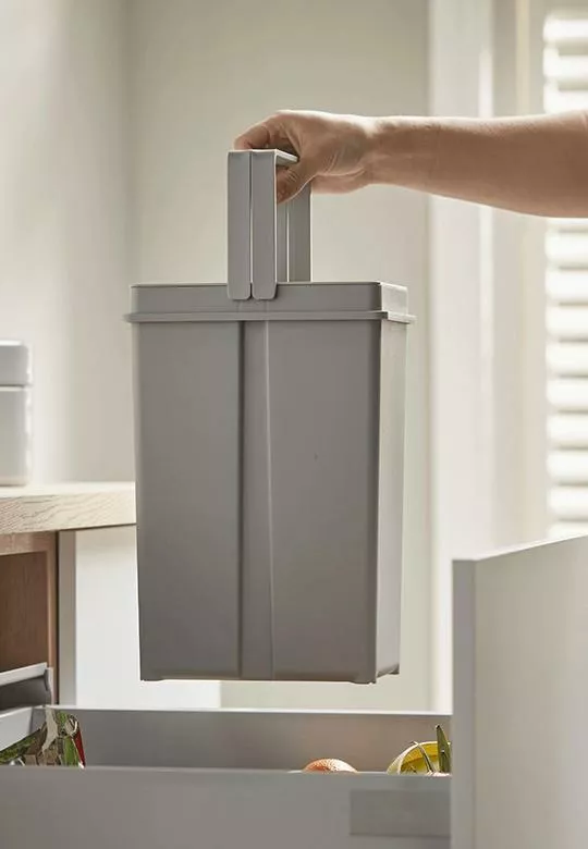 Peka_09.50622.SP_PullboyZ_600_74L_z_prowadnicami03 PULLBOY Z 600/ wys. 550/ 2x29+2x8